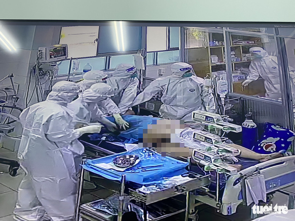 Bệnh viện điều trị COVID-19, bệnh viện dã chiến ở TP.HCM cấp bách tìm máy thở, nguồn oxy - 2