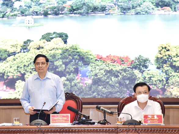 Thủ tướng: ‘Hà Nội phải ưu tiên số 1 cho phòng chống dịch, tính mạng người dân là trên hết’ - Ảnh 1. Thủ tướng: ‘Hà Nội phải ưu tiên số 1 cho phòng chống dịch, tính mạng người dân là trên hết’ - Ảnh 1.