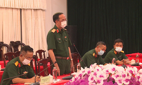 Đoàn y bác sĩ Khánh Hòa xuất quân tăng cường đi dập dịch ở Phú Yên - Ảnh 5.