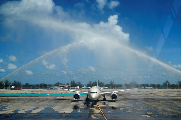 Phuket mở cửa, hàng trăm du khách đến ngay ngày đầu tiên - Ảnh 5. Phuket mở cửa, hàng trăm du khách đến ngay ngày đầu tiên - Ảnh 5.