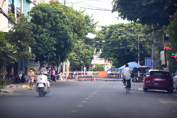 Gần 1.000 ca COVID-19, Phú Yên lo ngại F0 trong cộng đồng - Ảnh 1.