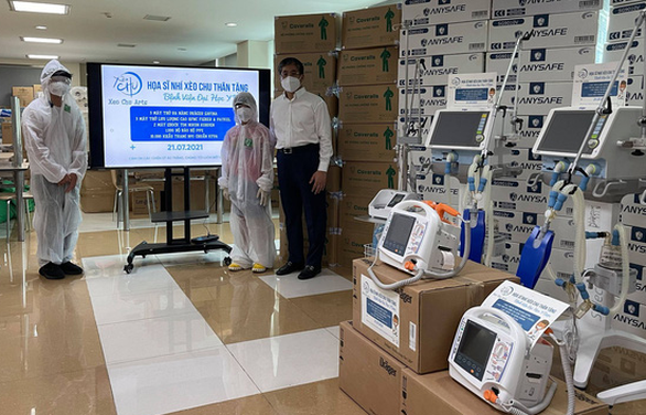 Họa sĩ nhí Xèo Chu góp 2,9 tỉ đồng hỗ trợ chống dịch COVID-19 - Ảnh 1. Họa sĩ nhí Xèo Chu góp 2,9 tỉ đồng hỗ trợ chống dịch COVID-19 - Ảnh 1.