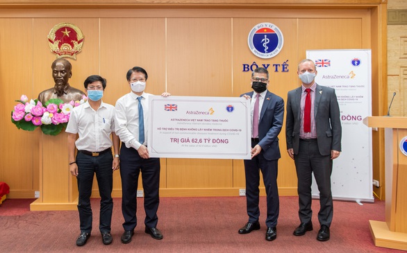AstraZeneca Việt Nam tặng thuốc trị giá 62,6 tỉ đồng cho Bộ Y tế - Ảnh 1. AstraZeneca Việt Nam tặng thuốc trị giá 62,6 tỉ đồng cho Bộ Y tế - Ảnh 1.