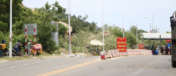 Vụ xe ngân hàng phải quay đầu vì tiền không phải hàng cấp thiết: Chủ tịch huyện chỉ đạo kiểm tra - Ảnh 1.