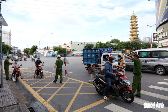 TP.HCM: Nhiều người bị buộc quay đầu khi ra đường không cần thiết - Ảnh 2.