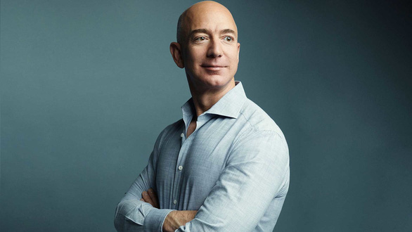 Tỉ phú Jeff Bezos xin biếu NASA 2 tỉ USD đổi lấy hợp đồng chế tạo tàu lên Mặt trăng - Ảnh 1.