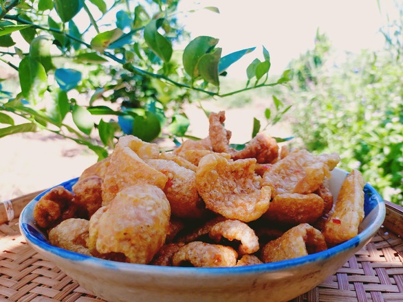 Tự làm snack da heo nhâm nhi tuyệt ngon tại nhà - Ảnh 1. Tự làm snack da heo nhâm nhi tuyệt ngon tại nhà - Ảnh 1.