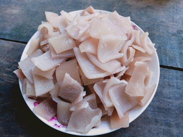 Tự làm snack da heo nhâm nhi tuyệt ngon tại nhà - Ảnh 5. Tự làm snack da heo nhâm nhi tuyệt ngon tại nhà - Ảnh 5.