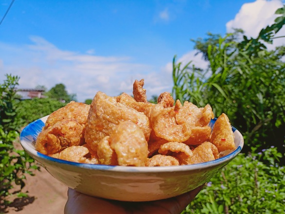 Tự làm snack da heo nhâm nhi tuyệt ngon tại nhà - Ảnh 8. Tự làm snack da heo nhâm nhi tuyệt ngon tại nhà - Ảnh 8.