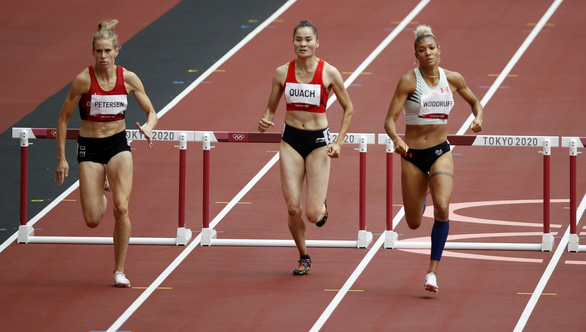 Quách Thị Lan dừng bước ở bán kết 400m vượt rào nữ tại Olympic 2020 - Ảnh 1.