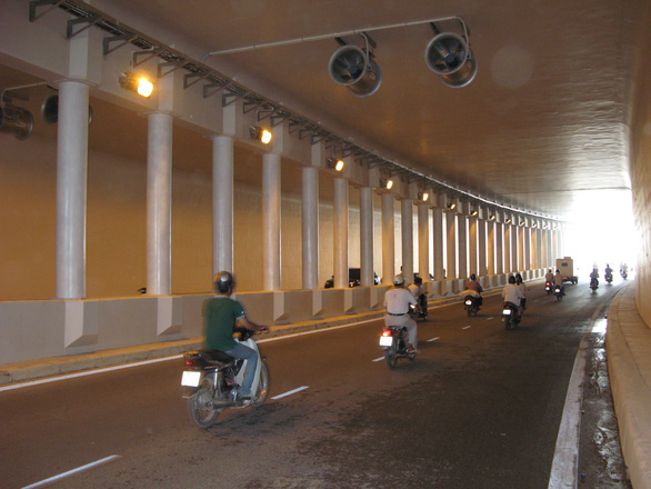 Lần lượt cấm xe từng chiều hầm đường bộ Kim Liên trong 1 tháng để sửa chữa - Ảnh 1.