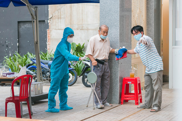 1.000 sinh viên y khoa TP.HCM đăng ký tình nguyện đi chống dịch - Ảnh 3.