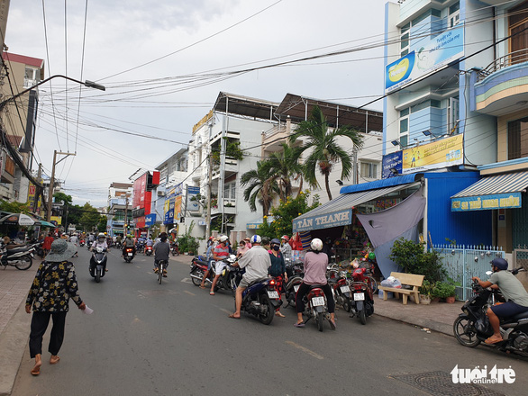 Tối 5-7: Thêm 527 ca mắc, lần đầu tiên số ca mắc trong ngày hơn 1.000 - Ảnh 2.