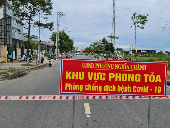 Phong tỏa Bệnh viện Phúc Hưng vì ca dương tính với COVID-19 liên quan đến chợ đầu mối Quảng Ngãi - Ảnh 1.