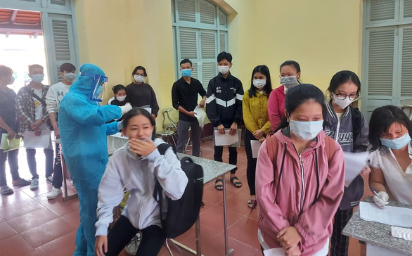 Thí sinh cả nước đang làm thủ tục thi tốt nghiệp THPT đợt 1 - Ảnh 8.