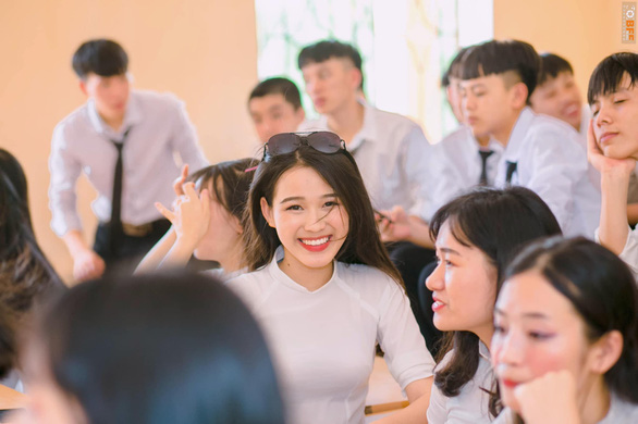 Phi Nhung hát sáng tác đầu tay về danh lợi, ViruSs nói Sơn Tùng M-TP đã hại Kay Trần? - Ảnh 3. Phi Nhung hát sáng tác đầu tay về danh lợi, ViruSs nói Sơn Tùng M-TP đã hại Kay Trần? - Ảnh 3.
