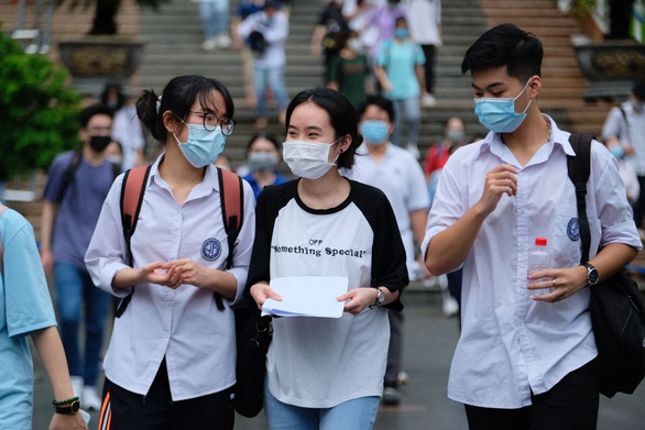 Đề toán thi tốt nghiệp THPT 2021: Thí sinh, giáo viên nói đề vừa sức - Ảnh 9. Đề toán thi tốt nghiệp THPT 2021: Thí sinh, giáo viên nói đề vừa sức - Ảnh 9.