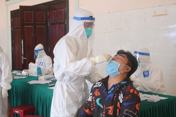 TP.HCM: Tuyệt đối không để xảy ra tình trạng từ chối tiếp nhận người bệnh COVID-19 - Ảnh 1. TP.HCM: Tuyệt đối không để xảy ra tình trạng từ chối tiếp nhận người bệnh COVID-19 - Ảnh 1.