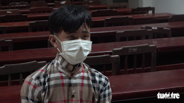 Thanh niên trốn truy nã bị bắt tại chốt kiểm dịch COVID-19 - Ảnh 1. Thanh niên trốn truy nã bị bắt tại chốt kiểm dịch COVID-19 - Ảnh 1.
