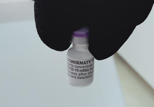 Việt Nam nhận lô vắc xin Pfizer đầu tiên, cam kết cung cấp hằng tuần - Ảnh 2. Việt Nam nhận lô vắc xin Pfizer đầu tiên, cam kết cung cấp hằng tuần - Ảnh 2.