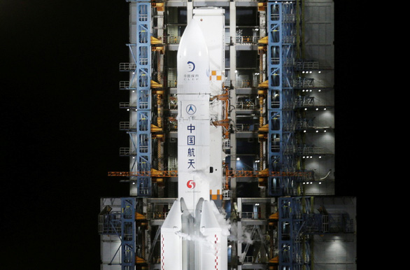 Trung Quốc muốn dùng tên lửa làm chệch quỹ đạo thiên thạch - Ảnh 1.