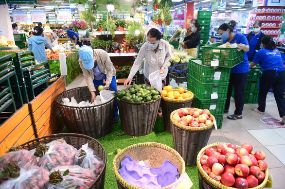 Hết thịt, cá, rau củ... chỉ là tạm thời, hàng sẽ đầy lại ngay vào chiều, tối - Ảnh 7.