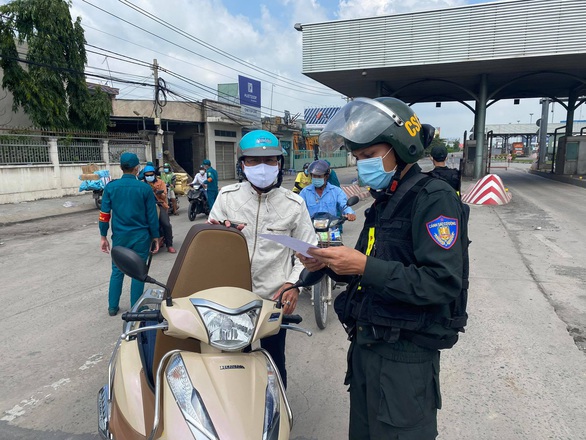 Dịch COVID ngày 8-7: Khánh Hòa áp dụng Chỉ thị 16 ở TP Nha Trang và 2 huyện từ ngày mai - Ảnh 5. Dịch COVID ngày 8-7: Khánh Hòa áp dụng Chỉ thị 16 ở TP Nha Trang và 2 huyện từ ngày mai - Ảnh 5.