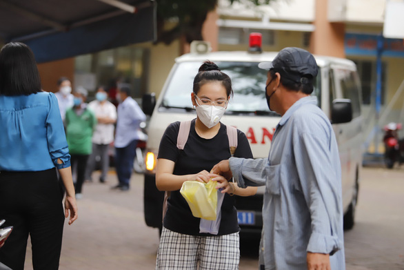 Thi quá vất vả, có cách nào nhẹ nhàng hơn? - Ảnh 1.