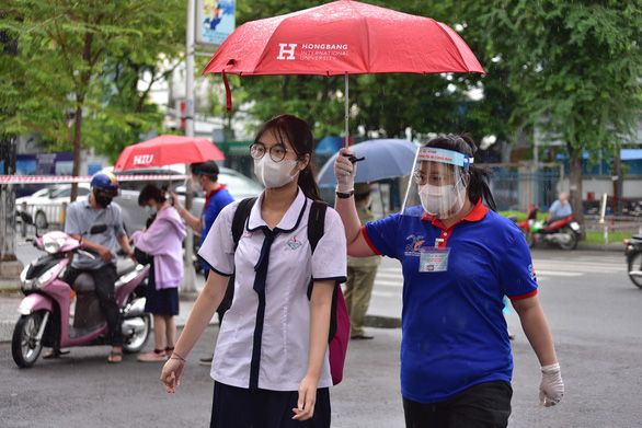 Thi quá vất vả, có cách nào nhẹ nhàng hơn? - Ảnh 3.