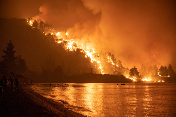 Thủ tướng Hy Lạp xin lỗi vì để cháy rừng như ‘ngày tận thế’ - Ảnh 2.
