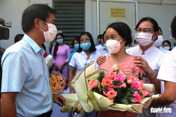 Hàng trăm y bác sĩ miền Trung, Tây Nguyên đi TP.HCM cứu bệnh nhân COVID-19 - Ảnh 4.