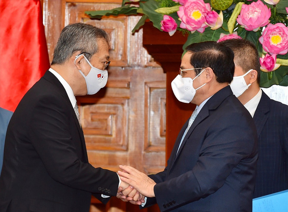 Thủ tướng Phạm Minh Chính đề nghị Nhật tiếp tục hỗ trợ, nhượng lại vắc xin cho Việt Nam - Ảnh 1.