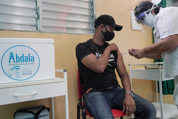 Cuba: Chỉ 0,8% người tiêm vắc xin nội địa mắc COVID-19 - Ảnh 1.