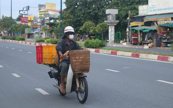 Chưa thấy tình nguyện viên nào dễ thương như chàng trai này - Ảnh 2.