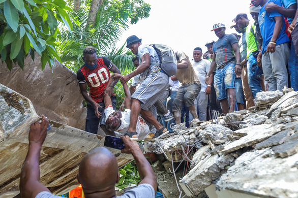 Động đất cực mạnh tại Haiti,  ít nhất hơn 300 người đã thiệt mạng - Ảnh 1.