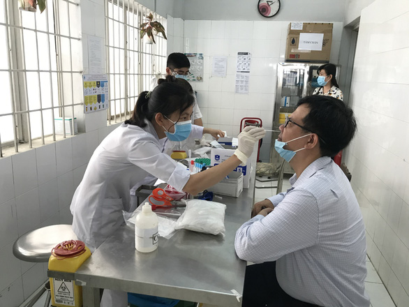 Tây Ninh: Người dân không ra khỏi nhà trong 36 tiếng để test sàng lọc F0 - Ảnh 1.