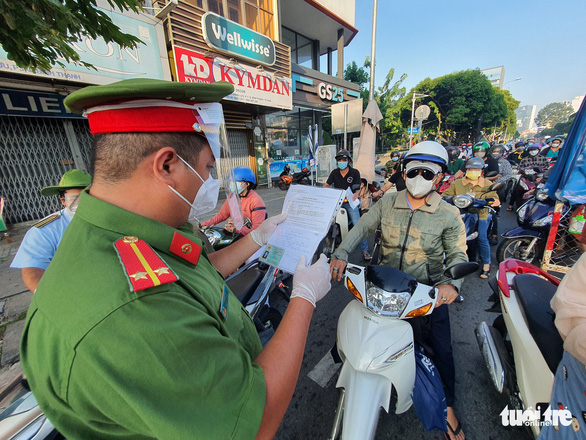 Sáng 16-8: Không khai báo di chuyển nội địa, các chốt giảm ùn ứ - Ảnh 1.