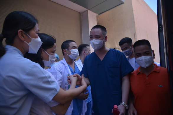 Thêm 170 cán bộ y tế Bệnh viện Bạch Mai chi viện cho TP.HCM - Ảnh 5.