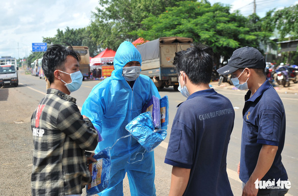 Đắk Lắk: Dừng đón, nhưng không bỏ rơi dân giữa đường - Ảnh 3.