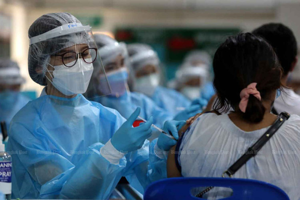 Thái Lan vượt 1 triệu ca, Malaysia có kỷ lục ca nhiễm mới - Ảnh 1.