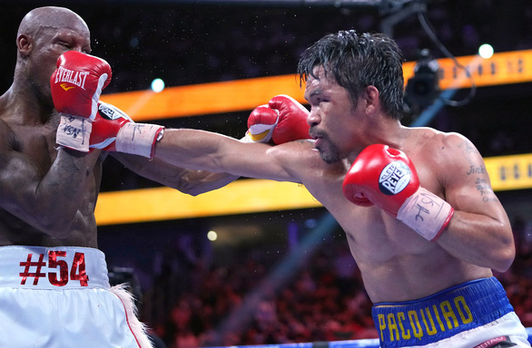 Thượng đài sau hơn 2 năm, Pacquiao thua tâm phục khẩu phục ở trận tranh đai WBA - Ảnh 1.