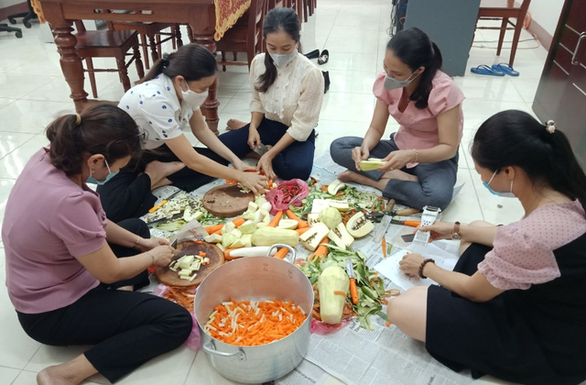 Bánh tét chiên ghiền dưa món - Ảnh 4. Bánh tét chiên ghiền dưa món - Ảnh 4.