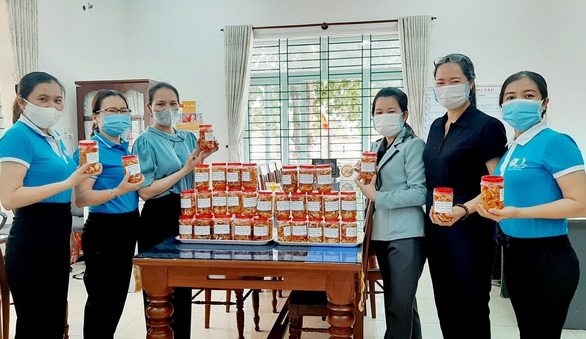 Bánh tét chiên ghiền dưa món - Ảnh 5. Bánh tét chiên ghiền dưa món - Ảnh 5.