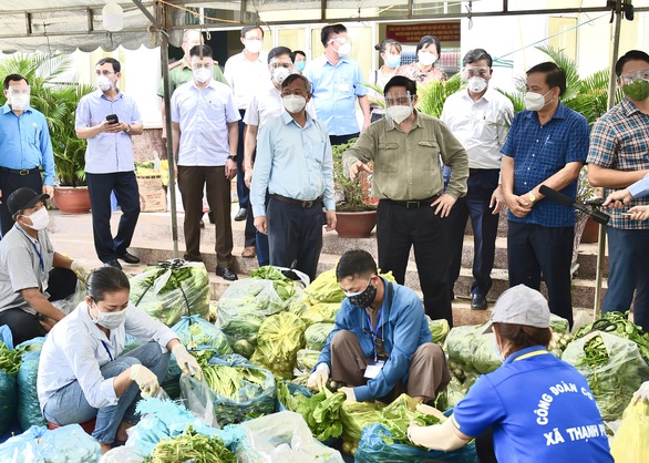 Thủ tướng thăm hỏi, động viên nhân dân Đồng Nai yên tâm, tích cực chống dịch - Ảnh 2. Thủ tướng thăm hỏi, động viên nhân dân Đồng Nai yên tâm, tích cực chống dịch - Ảnh 2.