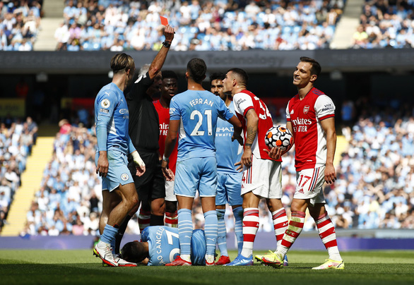 Thắng ‘5 sao’, Man City đẩy Arsenal lún sâu vào khủng hoảng - Ảnh 3.