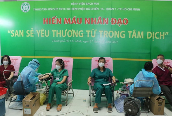 Bản tin sáng 28-8: Việt Nam đã nhận hơn 27 triệu liều vắc xin, 700 shipper tình nguyện chuyển hàng - Ảnh 1.