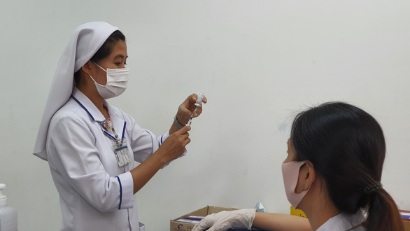 TP.HCM chia sẻ với Đồng Nai 500.000 liều vắc xin Vero Cell - Ảnh 1.