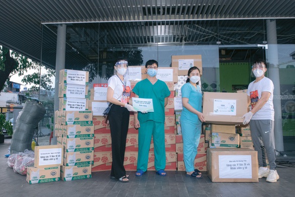 Blissberry tiếp sức các nữ y - bác sĩ tuyến đầu chống dịch - Ảnh 2. Blissberry tiếp sức các nữ y - bác sĩ tuyến đầu chống dịch - Ảnh 2.
