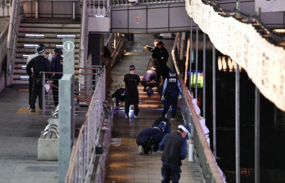 The case of Vietnamese students being pushed into a river in Japan: Sentencing the perpetrator to 12 years in prison - Photo 1.