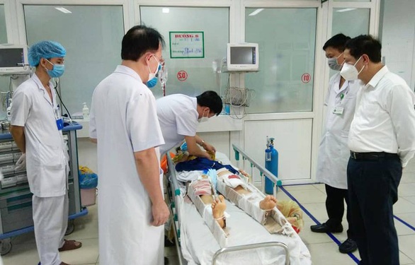4 bác sĩ và y tá của trung tâm y tế huyện thương vong trong xe bán tải - Ảnh 2. 4 bác sĩ và y tá của trung tâm y tế huyện thương vong trong xe bán tải - Ảnh 2.